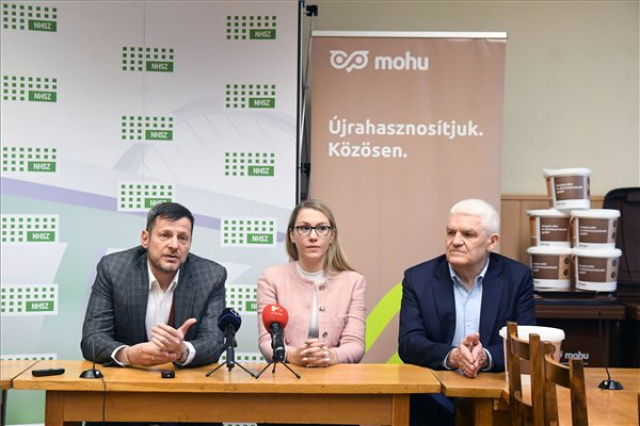 Szolnokon indul a konyhai zöld- és élelmiszerhulladék házhoz menő gyűjtése