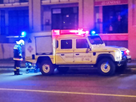 Katasztrófavédelem járműve az Etelka soron
