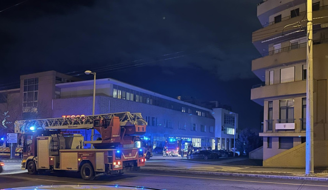 Katasztrófavédelem járműve az Etelka soron