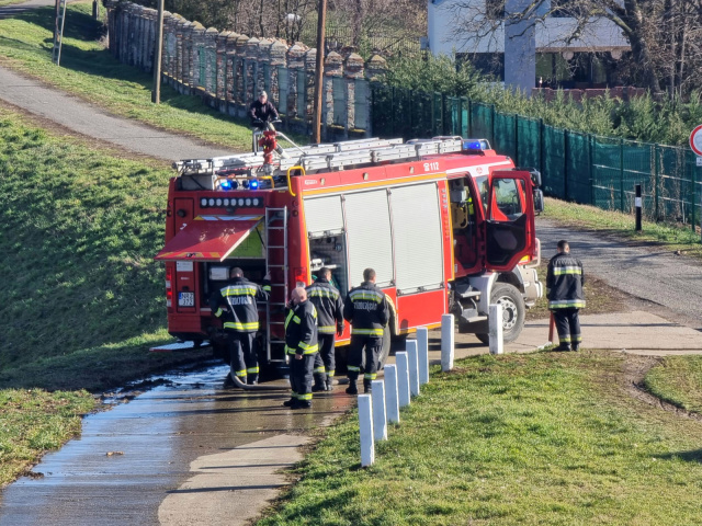 Kigyulladt egy autó Szegeden