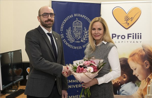 Leletező monitort és mammográfiai munkaállomást adományozott a Semmelweis Egyetemnek a Pro Filii Alapítvány