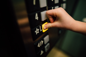 Lift gombok
