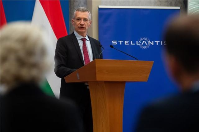 A Stellantis csoport elektromobilitási stratégiájának kulcselemét helyezi Magyarországra