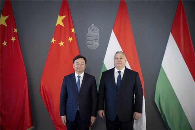 Orbán Viktor a BYD autógyártó vezetőivel tárgyalt