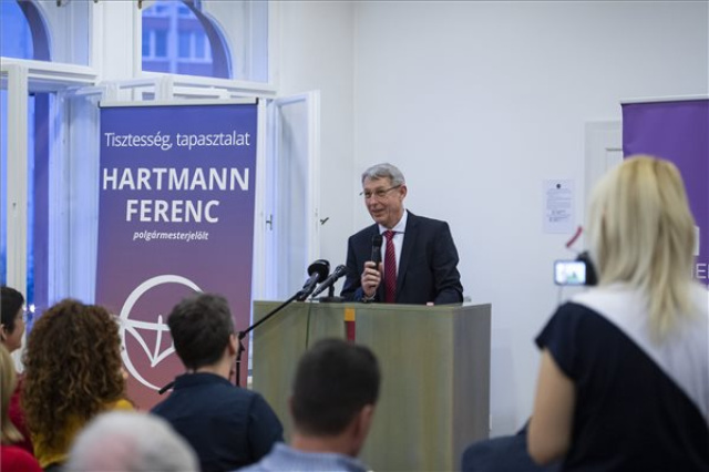 Voks 24 - Bemutatták Hartmann Ferenc ellenzéki polgármesterjelöltet Veszprémben