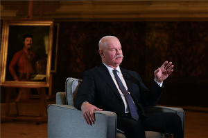 Interjú Csák Jánossal az M5 csatorna Ez itt a kérdés című műsorában