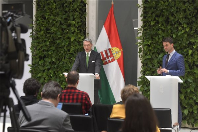 Lázár János sajtótájékoztatója 