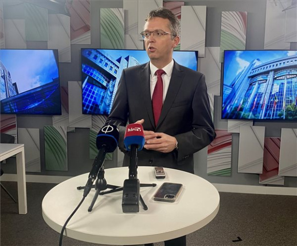 Hankó Balázs sajtótájékoztatója Brüsszelben