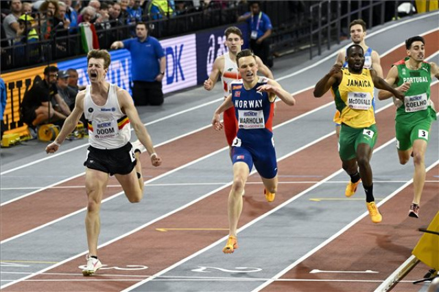 Fedett pályás atlétikai vb Glasgow-ban - Molnár Attila ötödik 400 méteren