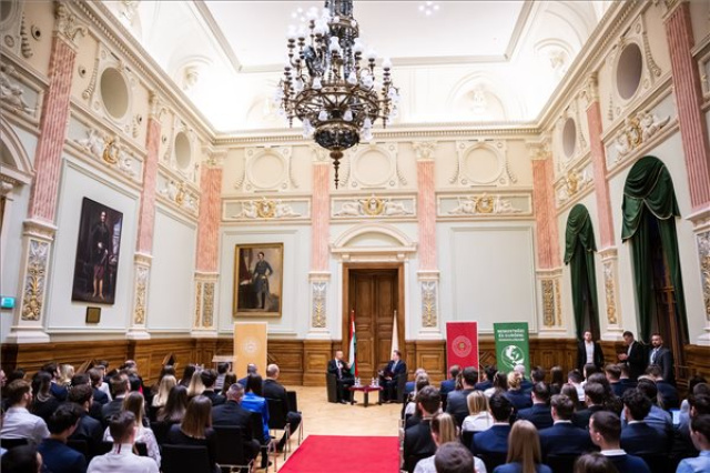 Szijjártó Péter a Nemzeti Közszolgálati Egyetemen 