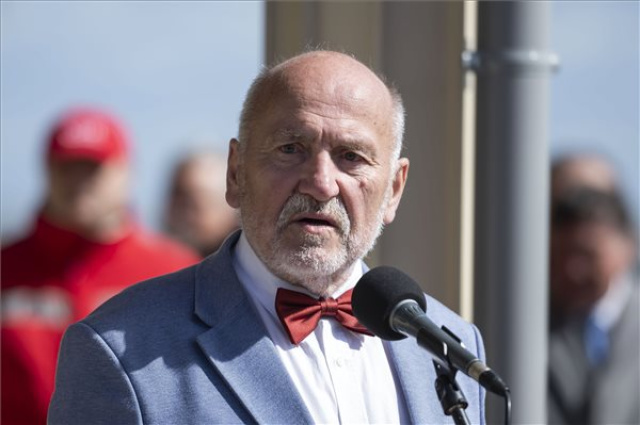 Négy új hajó felavatásával indult el a 178. balatoni hajózási szezon