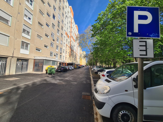 Kereszttöltés utca szervizút felújítás