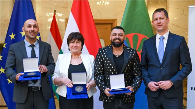 A nemzetközi roma nap alkalmából átadták a Balázs János-díjat a Belügyminisztériumban