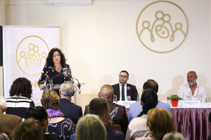 Sikeres roma férfiakról szóló kötetet mutattak be Budapesten