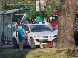 Kigyulladt egy autó a Berlini körúton