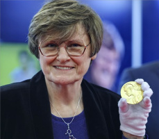 Egykori egyetemének ajánlotta fel Nobel-díjának másolatát Karikó Katalin