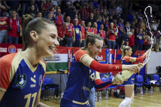 Női röplabda Extraliga - Sorozatban harmadszor, ezúttal veretlenül bajnok a Vasas