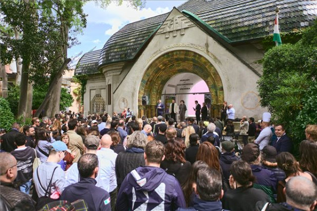 Megnyílt a magyar pavilon a Velencei Biennálén