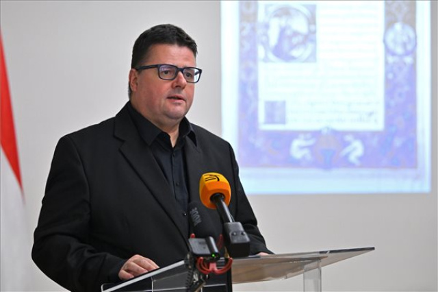 Bemutatták Kálmáncsehi Domonkos 15. századi imakönyvének fakszimile kiadását