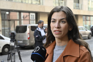 Voks 24 - Szentkirályi Alexandra, a Fidesz-KDNP-szövetség főpolgármester-jelöltje leadta az ajánlóíveket
