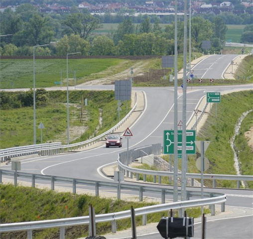 Átadták a Sopront északnyugat felől elkerülő utat