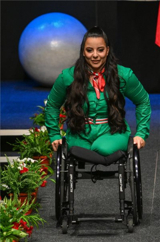 A magyar olimpiai és paralimpiai csapat emlékérme- és bélyegkibocsátással egybekötött divatbemutatója