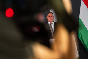 Nagy Márton sajtótájékoztatója az üzemanyagárakat érintő kormányzati döntésekről