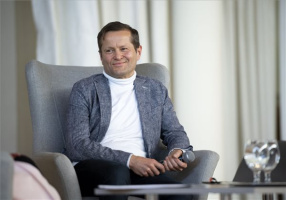 Krausz Ferenc előadást tartott szülővárosában, Móron 