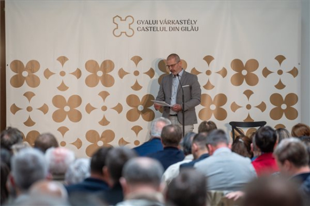 Megnyílt a felújított gyalui várkastély Erdélyben