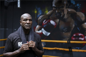 Evander Holyfield tartott edzést a BVSC fiatal ökölvívóinak