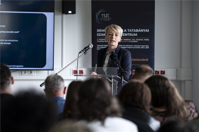 Hátrányos helyzetűek szakmatanulására nyílik 23 milliárd forintos pályázat