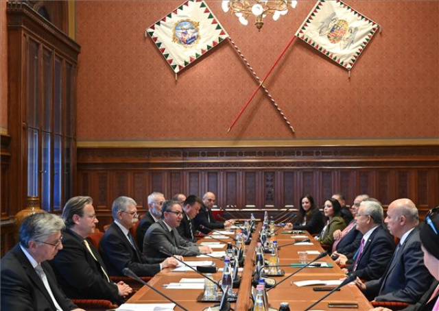 Kövér László fogadta az egyiptomi képviselőház elnökét 