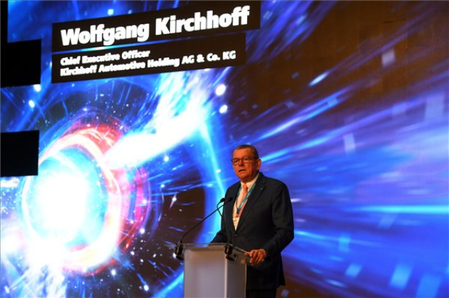 A Kirchhoff húszmilliárd forintos beruházásának átadása Esztergomban 