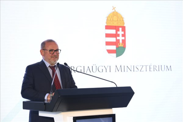 Átadták Magyarország első zöldhidrogén üzemét a Bükkábrányi Energiaparkban