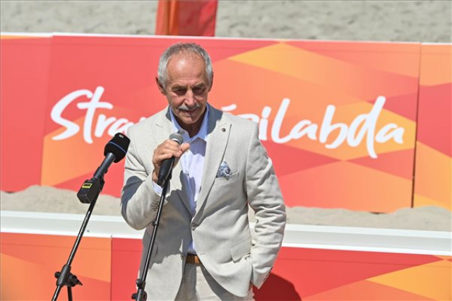 Átadták Agárdon a Magyar Kézilabda Szövetség strandkézilabda központját