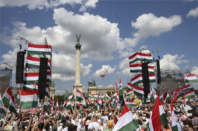 Voks 24 - A Tisza párt demonstrációja Budapesten