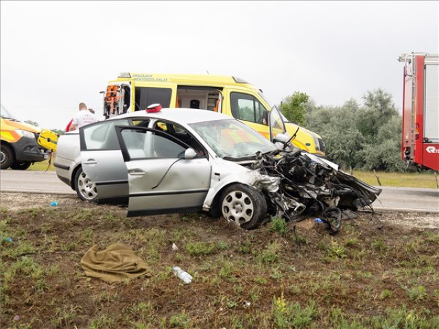 Halálos közlekedési baleset Kisszállás térségében 