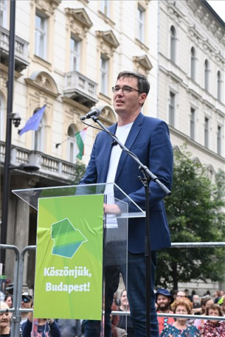 Voks 2024 - A Párbeszéd - Zöldek demonstrációja az NVB épülete előtt