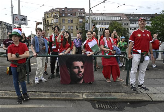 EURO-2024 - A magyar szurkolók vonulása Stuttgartban