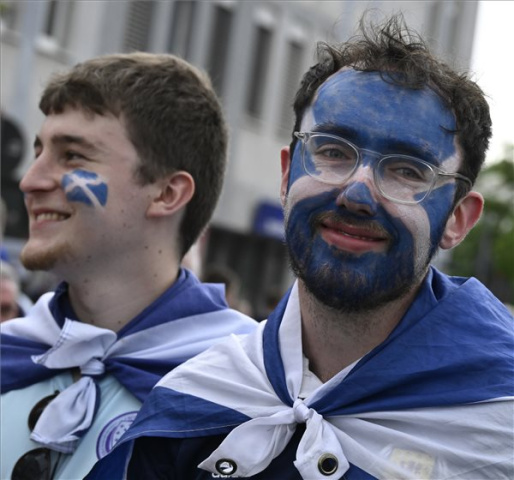 EURO-2024 - A magyar szurkolók vonulása Stuttgartban