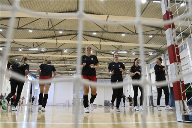 Női kézilabda olimpiai felkészülés - A magyar válogatott edzése