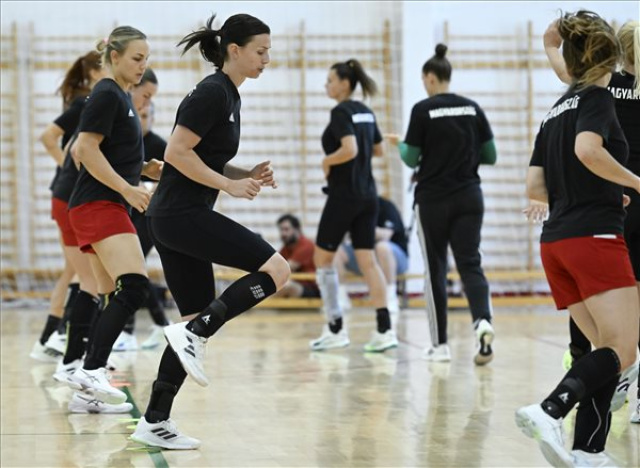 Női kézilabda olimpiai felkészülés - A magyar válogatott edzése