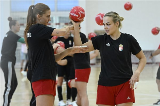 Női kézilabda olimpiai felkészülés - A magyar válogatott edzése
