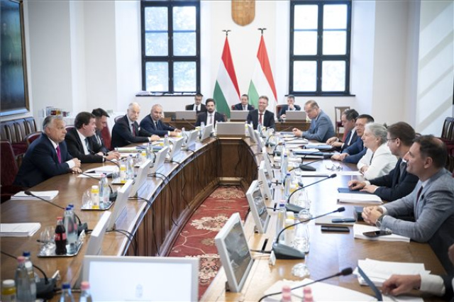 Uniós elnökség - Az Európai Tanács főtitkára részt vett a kormányülésen