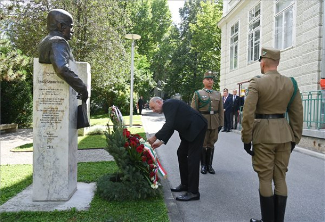Sulyok Tamás Bécsben