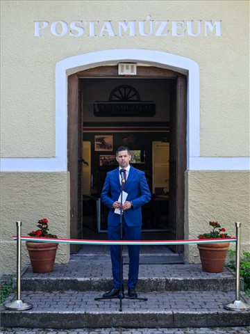 Megnyitották a felújított balatonszemesi Postamúzeumot