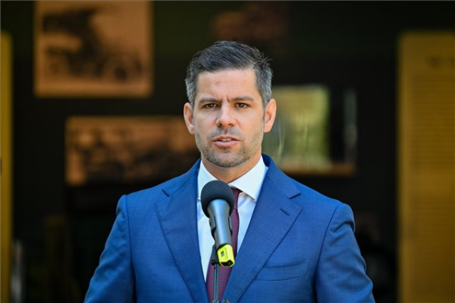 Megnyitották a felújított balatonszemesi Postamúzeumot