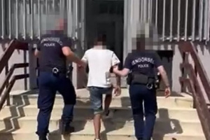 Késsel fenyegette a buszsofőrt