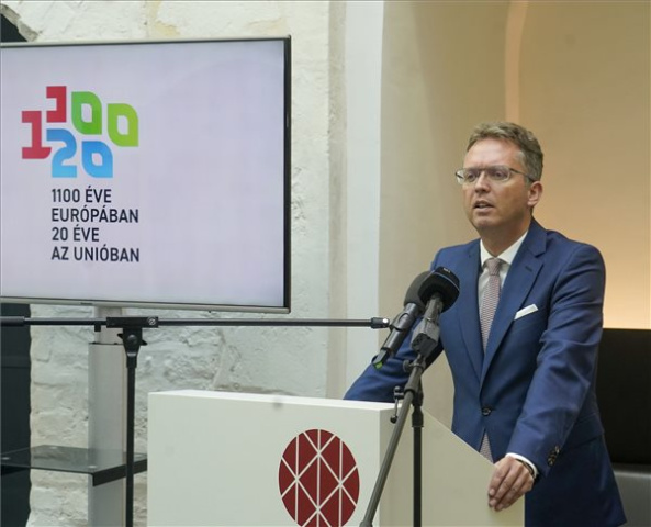 EU-elnökség - 1100 éve Európában, 20 éve az unióban címmel kulturális programsorozat indul