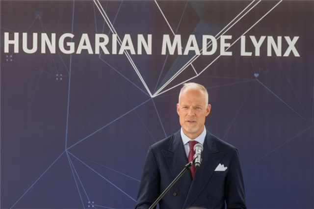Átadták az első magyar gyártású Lynx harcjárművet Zalaegerszegen